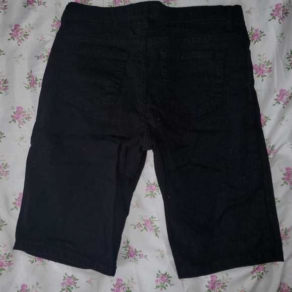 Girls shorts - Picture 2 of 2